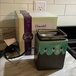 Scentsy Elemental Full-Size Wax Warmer in Teal and Charcoal
